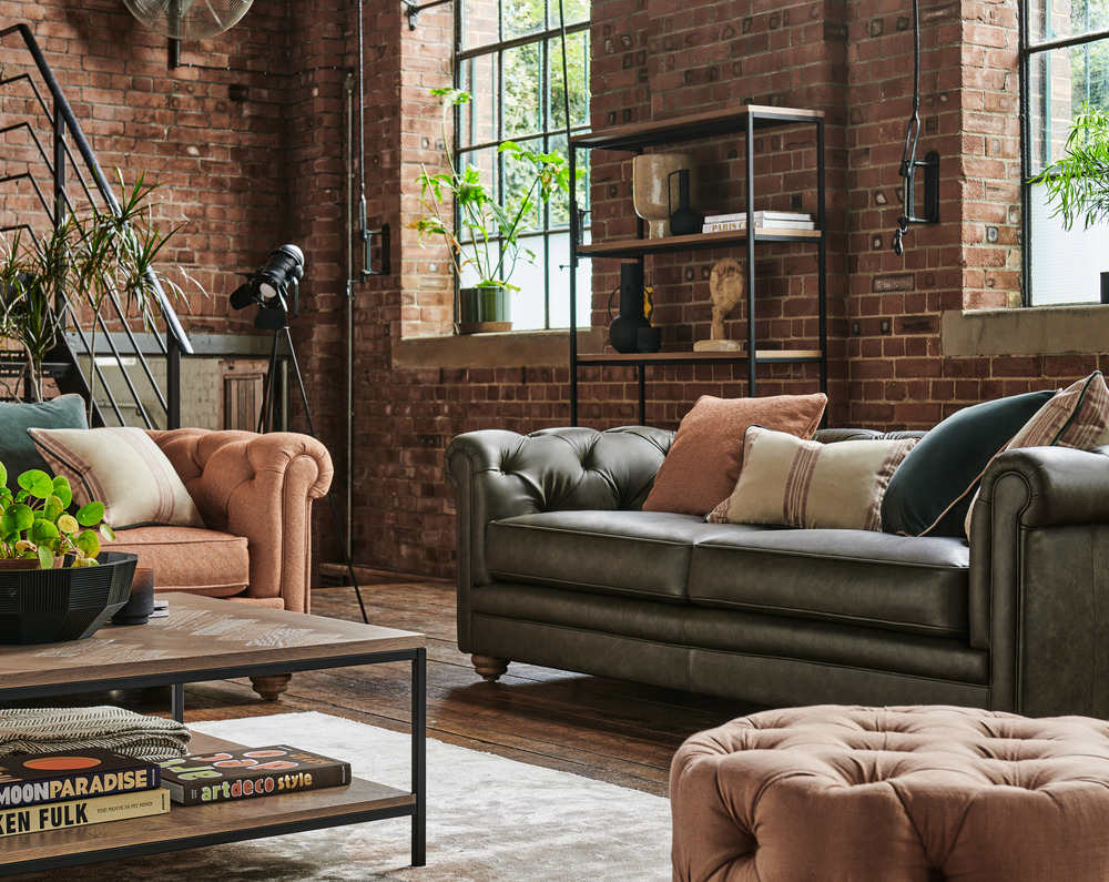 Fabric vs Leather sofas: Which is better?