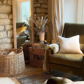 Neutral and earthy tones to instill calm in your reading corners...🌿

📸: @the_ahmedgills 

#sofadotcom #armchair #cottagestyle #readingtime #cosyhome #interiorstyling #calmhome #exposedbrick #interiorinspo #countrydecor